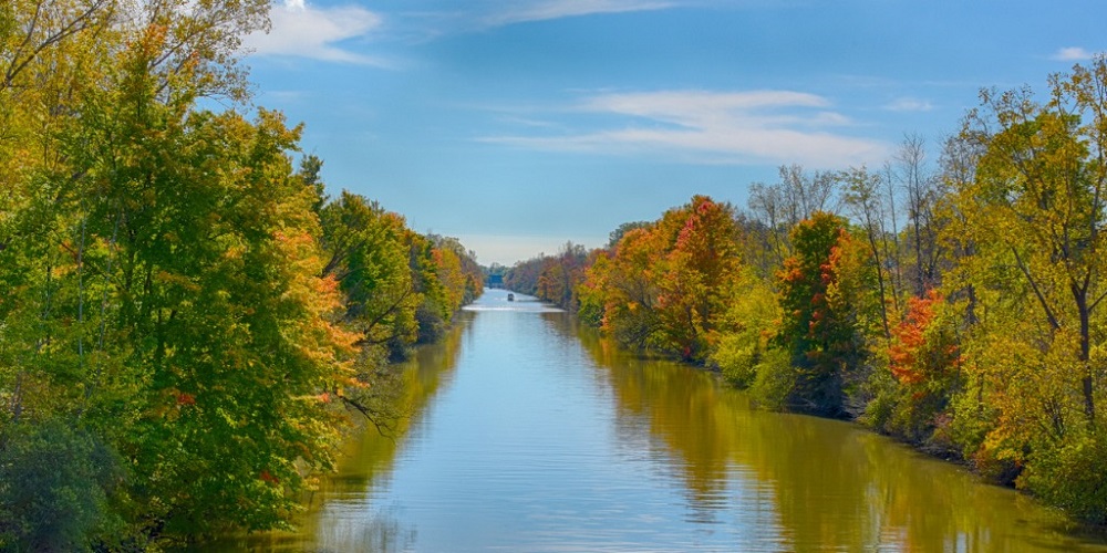 Body of Man Recovered After Tryin To Save Woman in Willamette River