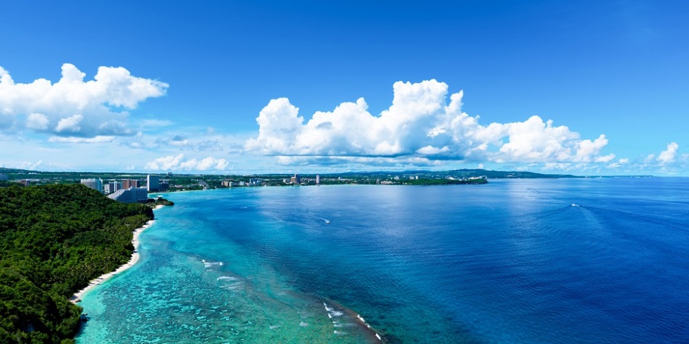 Teen Kayaker Rescued in Waikiki