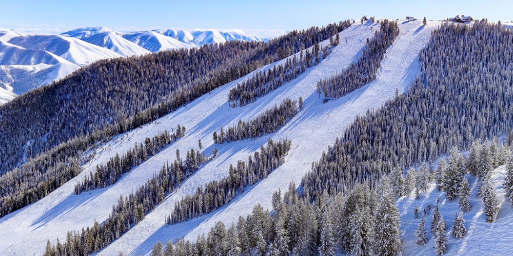 Penticton SAR Rescues Person After Vehicle Stuck in Snow